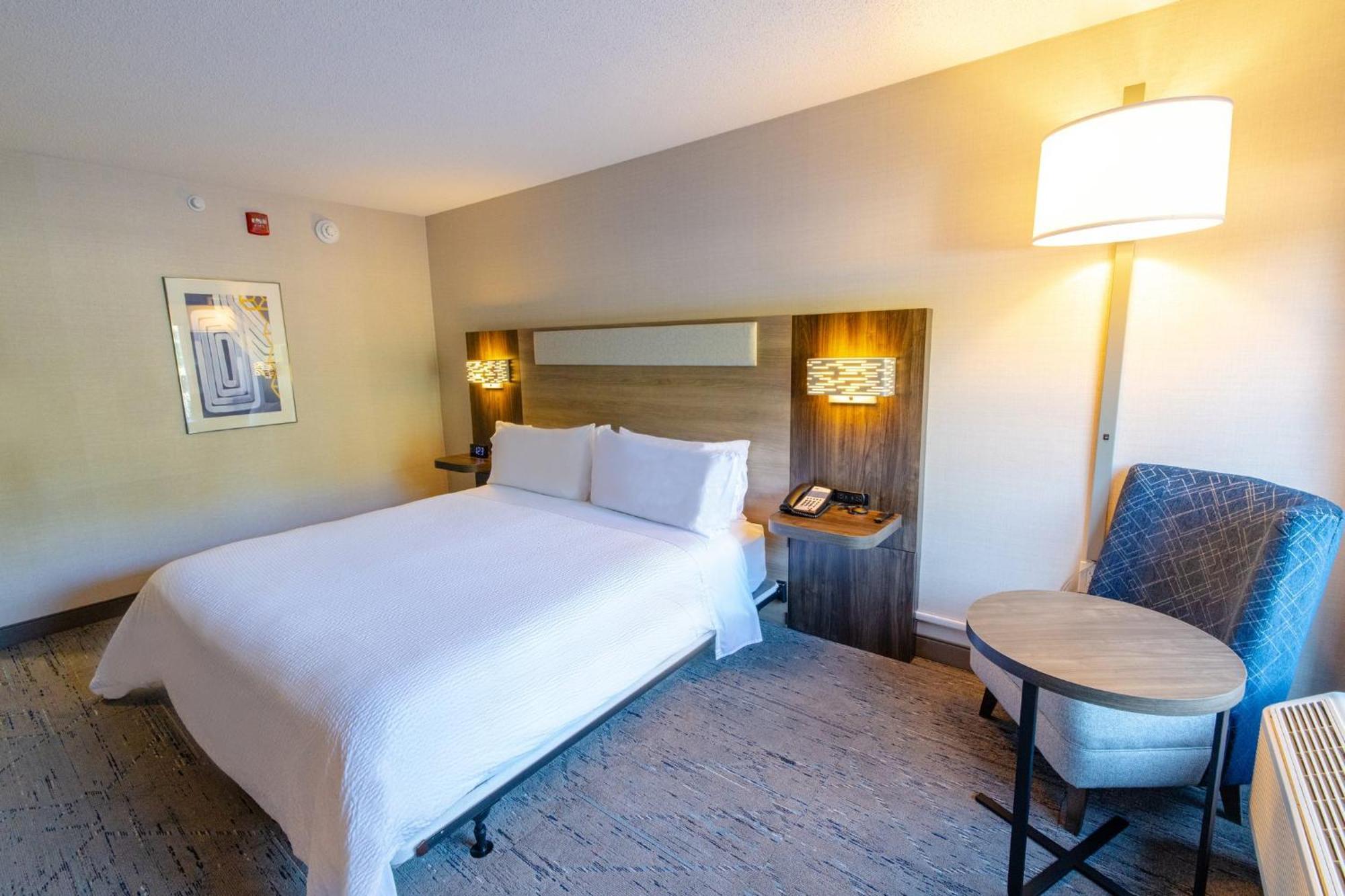 Holiday Inn Express - Neptune By Ihg Exterior foto